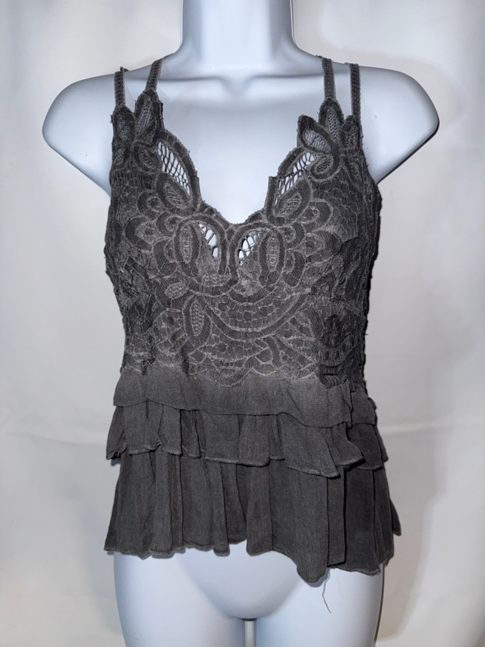 POL Gray Lace Tiered Ruffle Camisole - Picture 2 of 10
